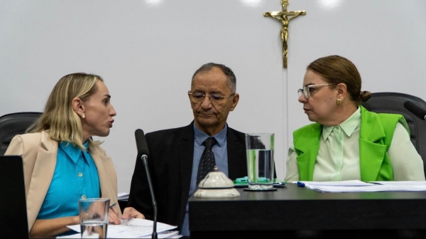 Câmara aprova revogação de artigo que limitava contratação de médicos temporários