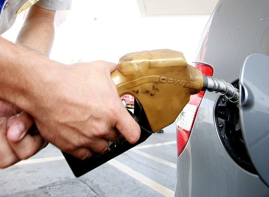 Confaz aumenta ICMS da gasolina em R$ 0,10 por litro; alíquota de R$ 1,47 é a mesma para todos os Estados