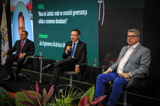 Conselheiros do TCE-MT tratam de consensualismo e segurança jurídica em Fórum do Poder Judiciário