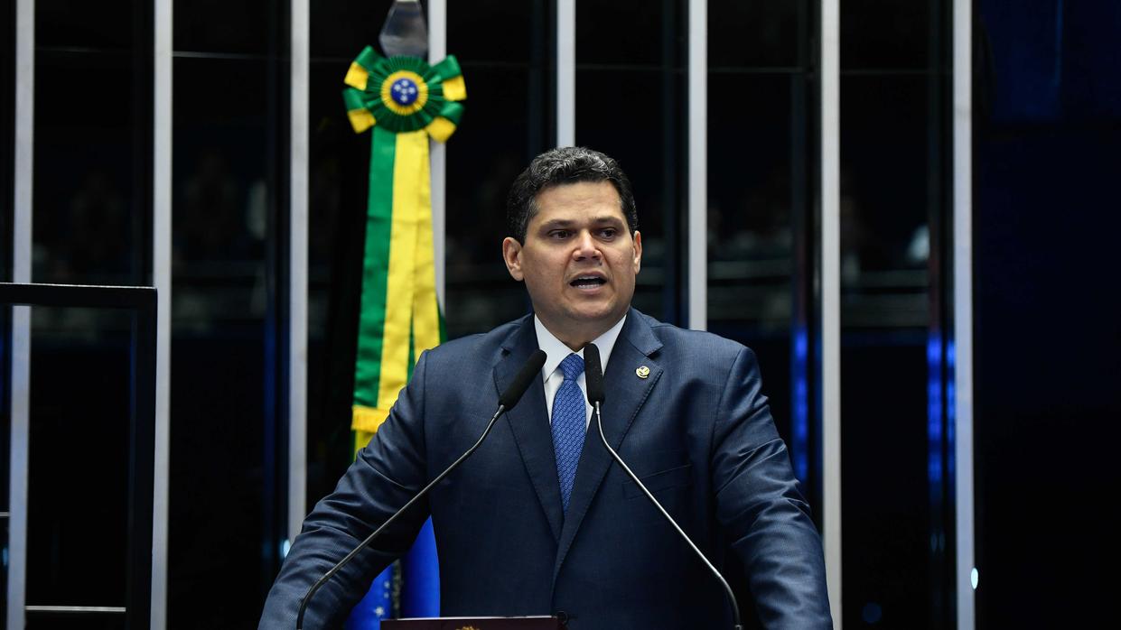 Davi Alcolumbre é eleito presidente do Senado e assume o posto pela segunda vez