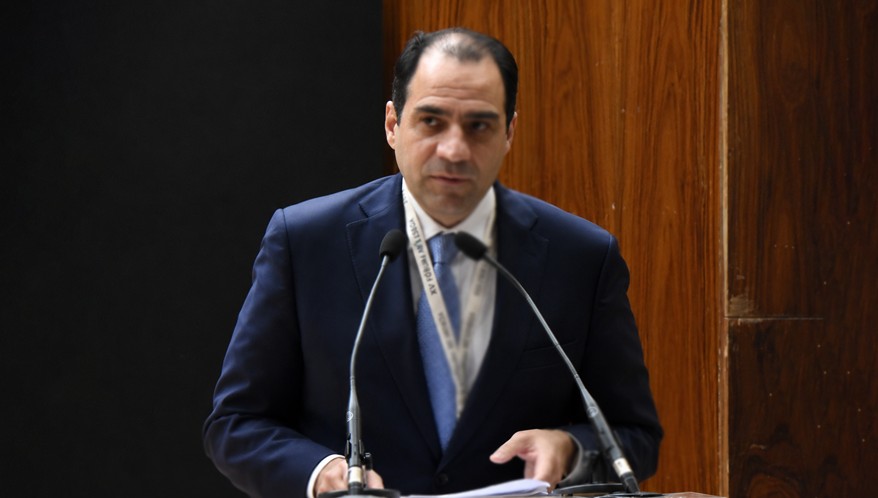 "IA pode apoiar advocacia, mas jamais substituir advogado", diz Beto Simonetti