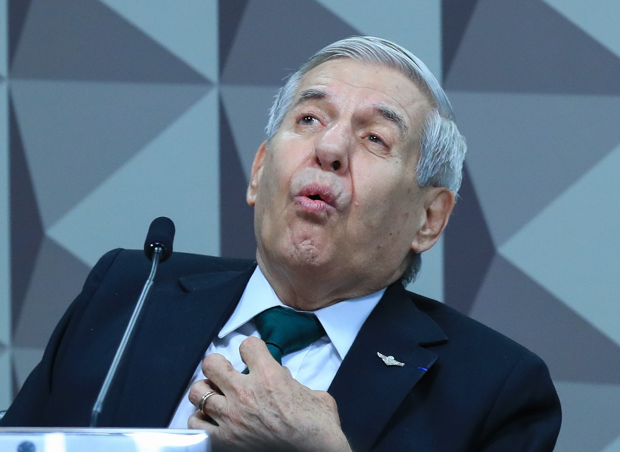 PGR concorda com prisão domiciliar para Augusto Heleno