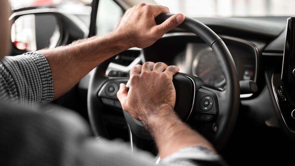 Usar buzina errado pode dar multa; veja 5 tipos e valor